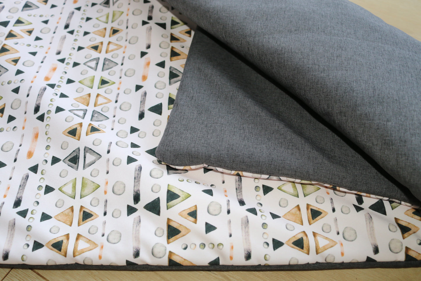 Decke Softshell Dreieck/Grau